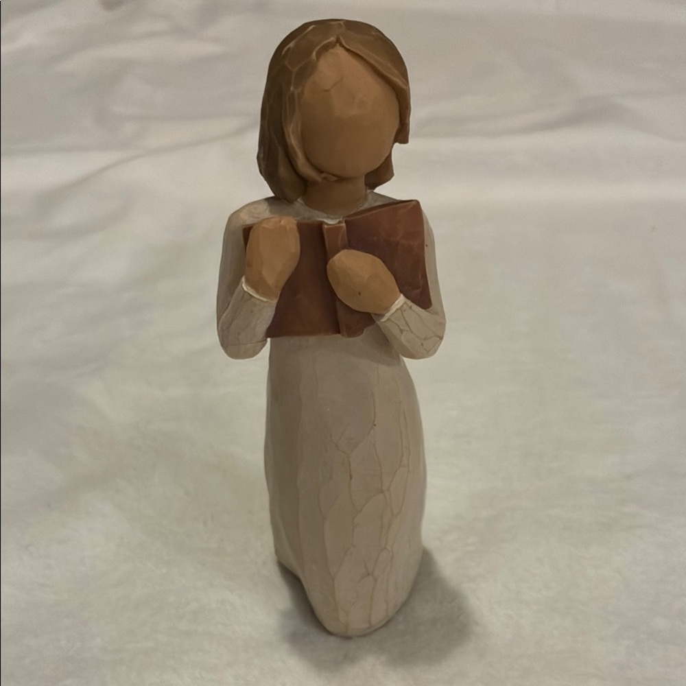 Love of Learning sculpted figure by Susan Lordi | Willow Tree
